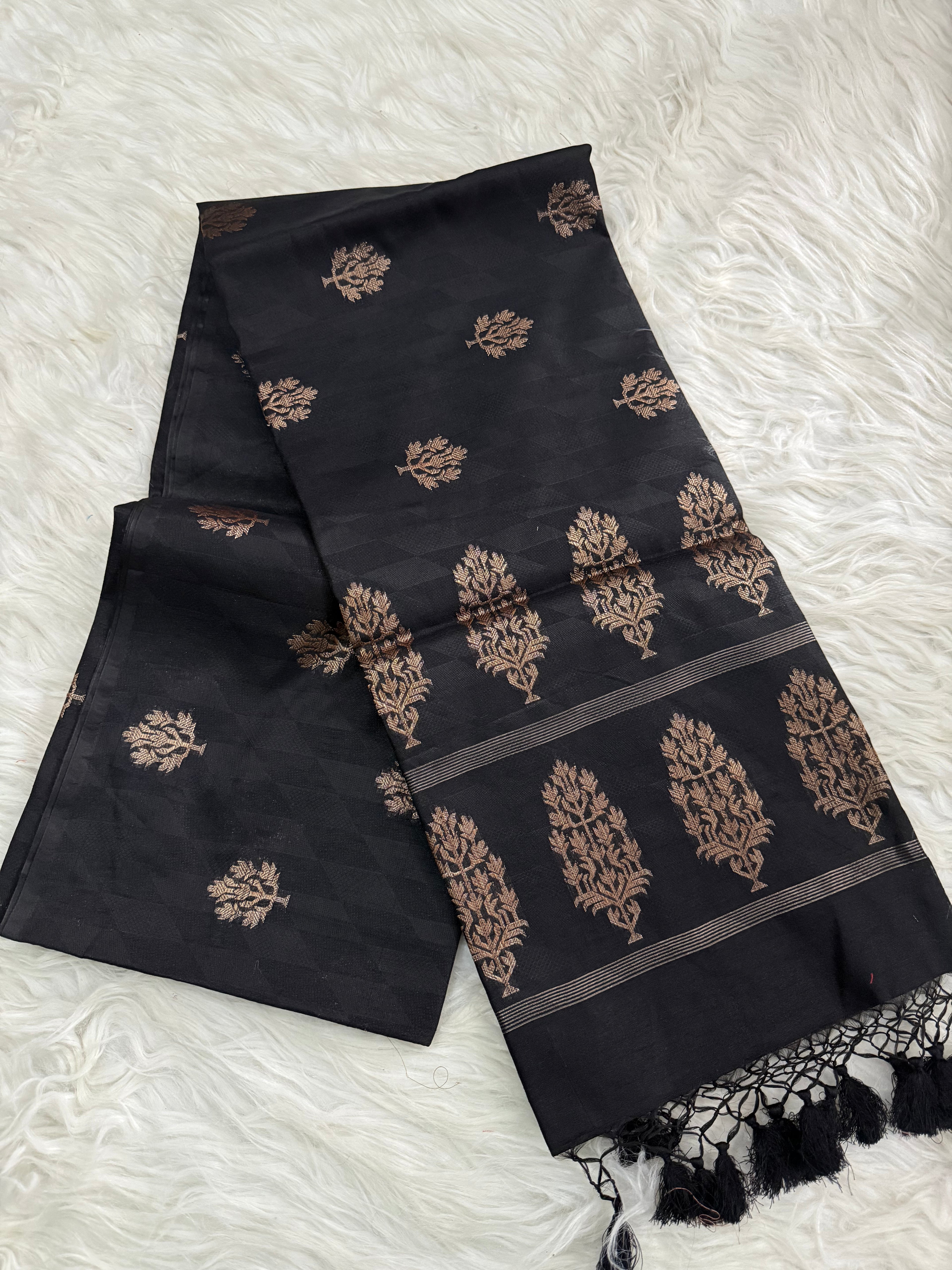 Black Khaadi big floral Saree