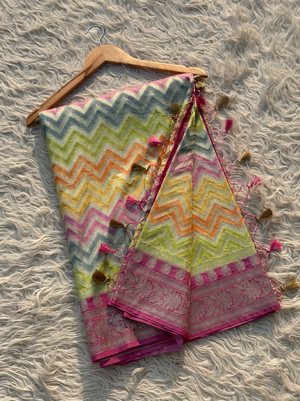Rangkat Banarasi Zigzag Georgette Saree in Rani pink and orange Color