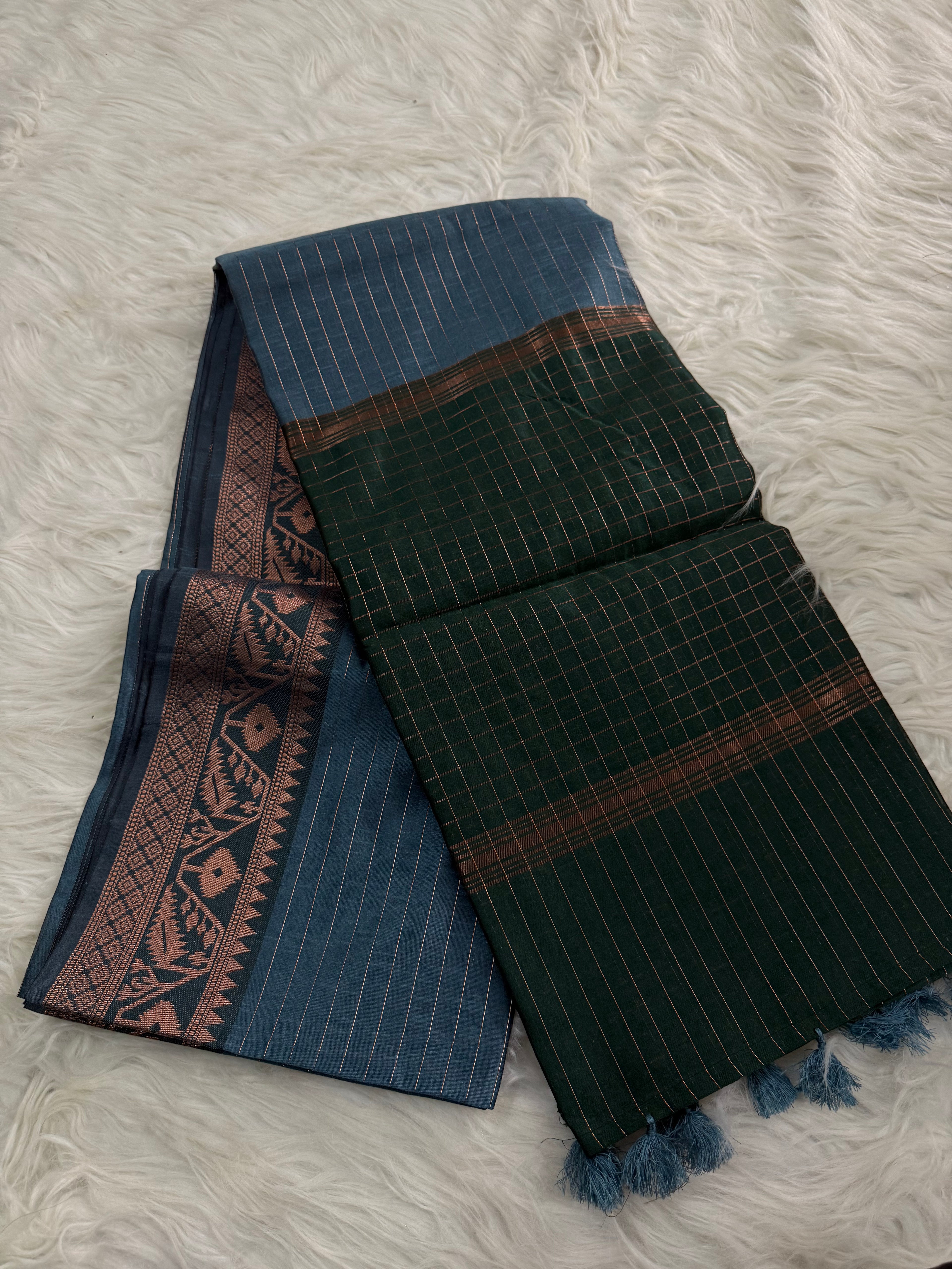 Contrast Cotton saree with zari border