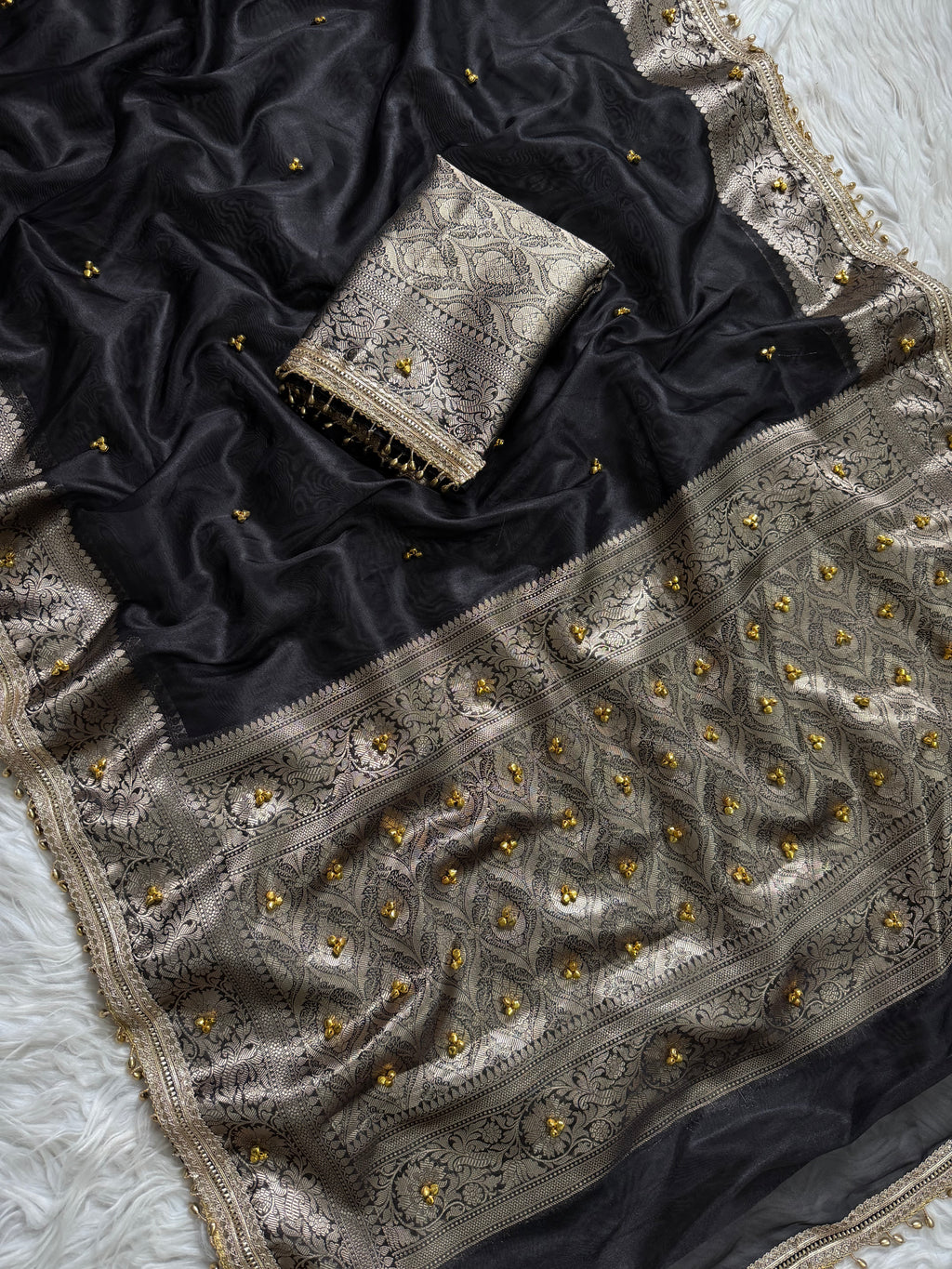 Black Banarasi saree X ghungroo work