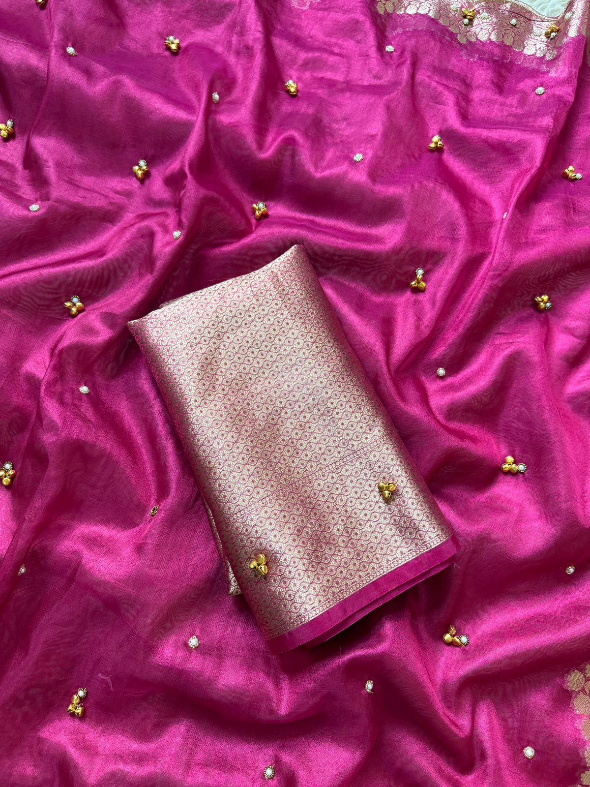 Banarasi Tissue Saree with Aari Work on all over Body with Intricate scallop border and pallu with Ghungroo