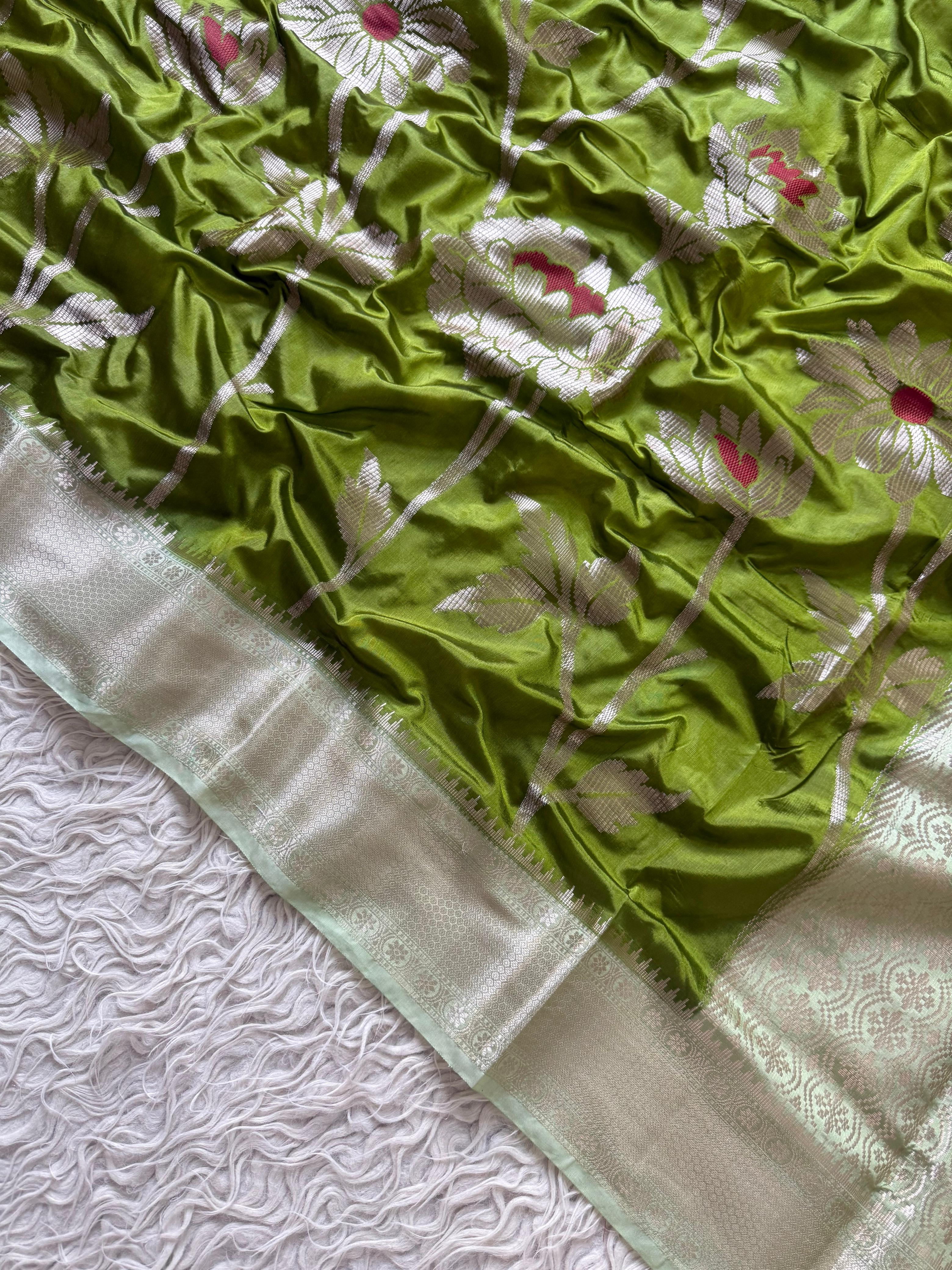 Chiniya Banarasi Saree with minakari unique design concept