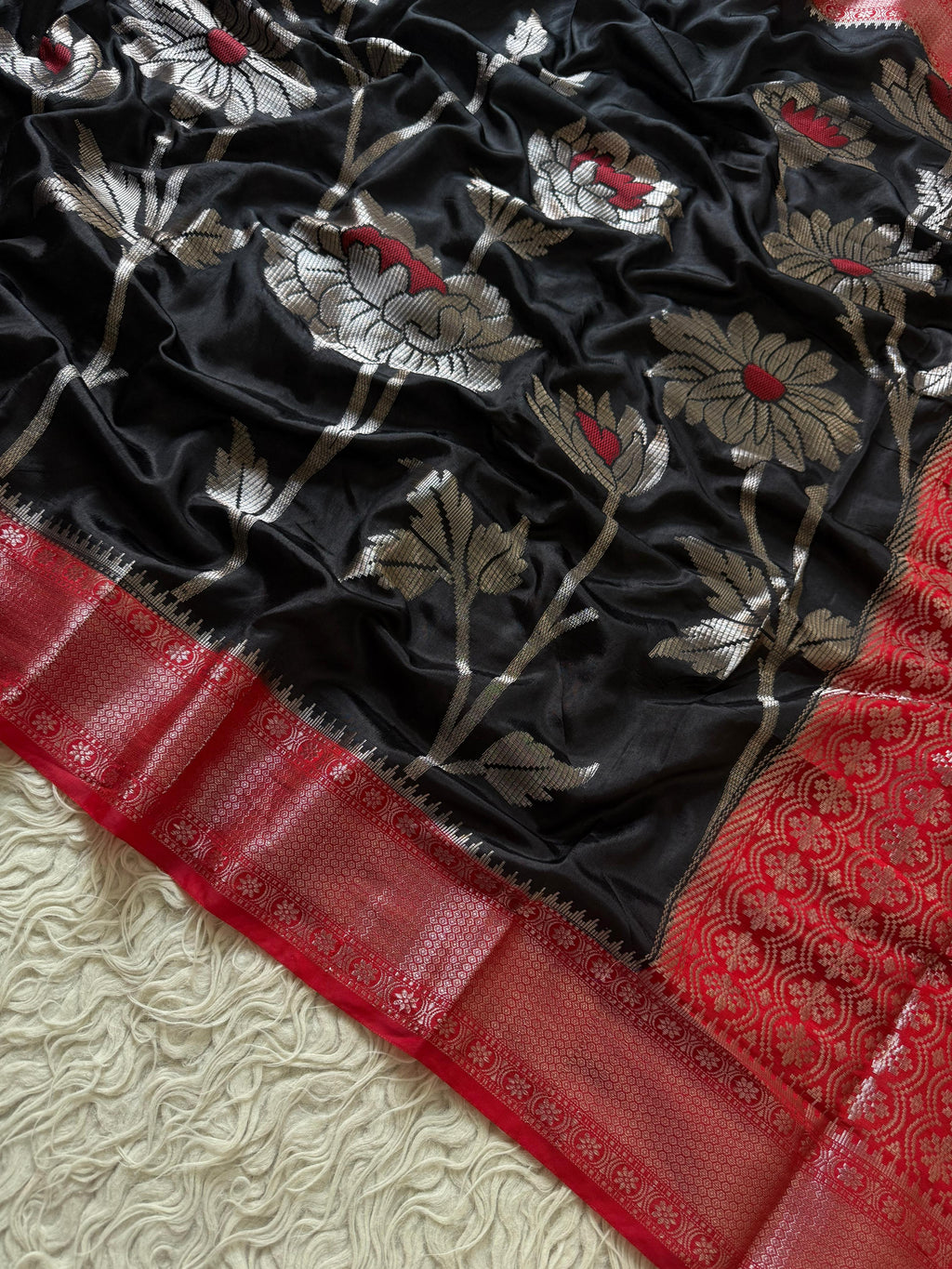 Chiniya Banarasi Saree with minakari unique design concept